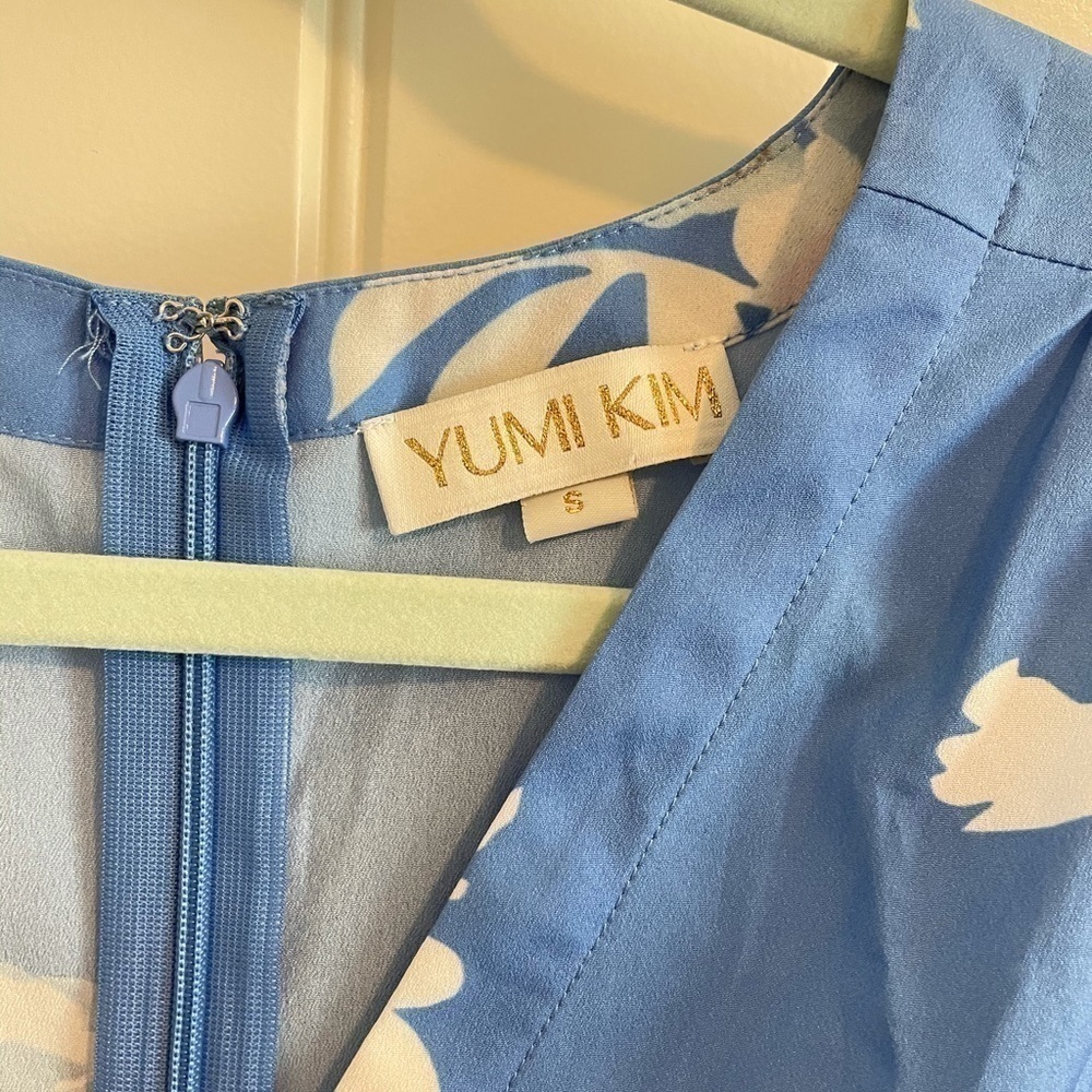 Yumi Kim blue floral spring romper size small - Picture 3 of 9